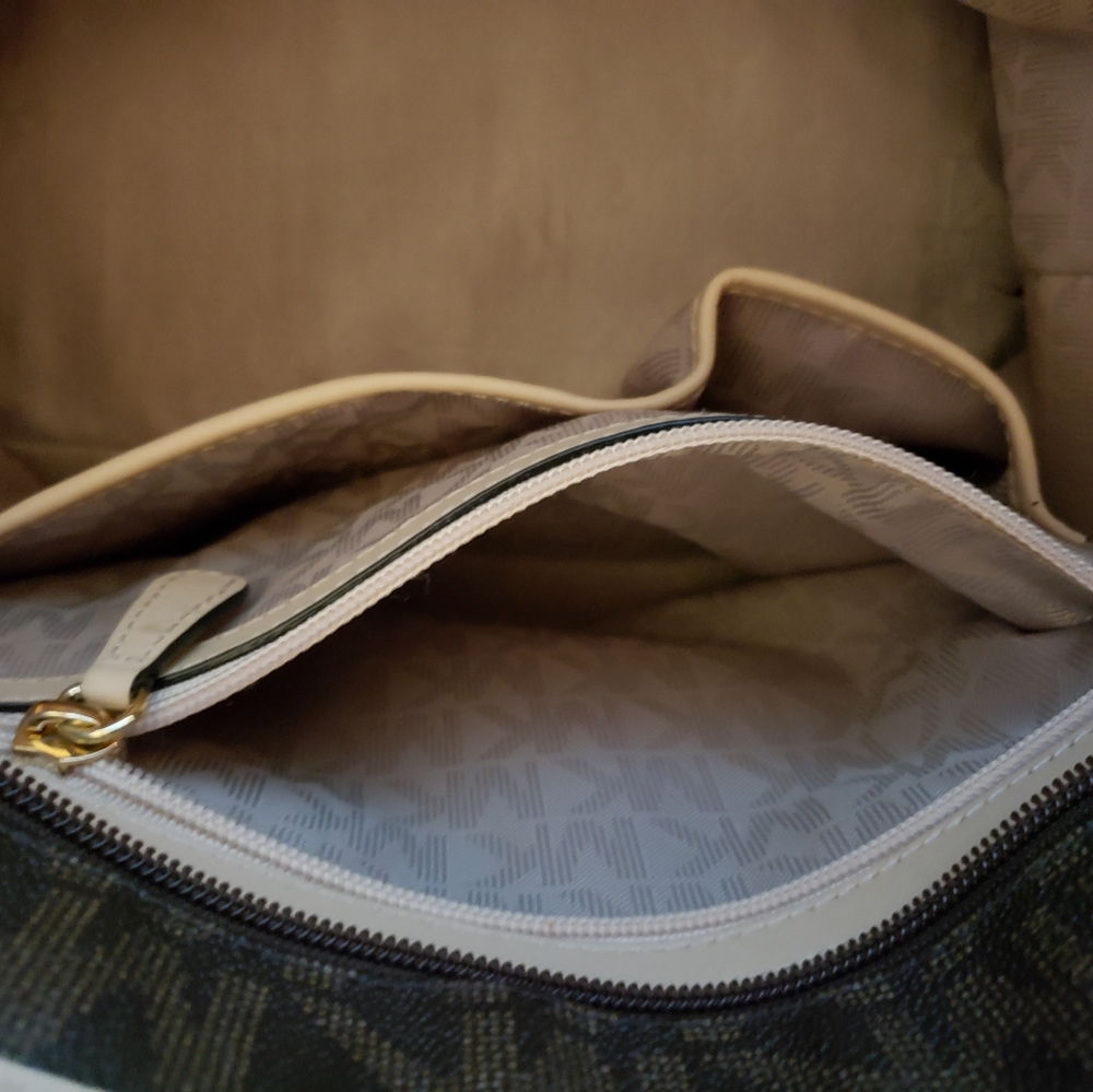 Michael khors handbag - Picture 4 of 4